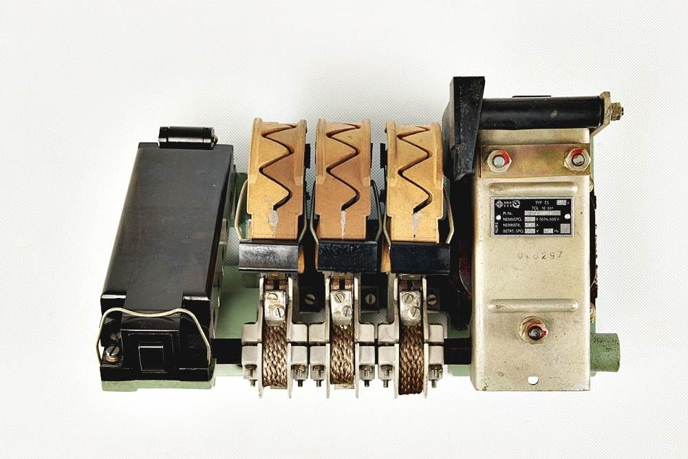 ES-100