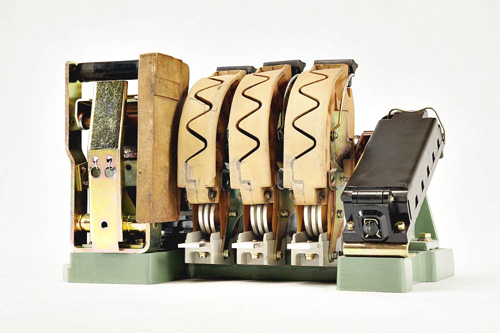 ES-250