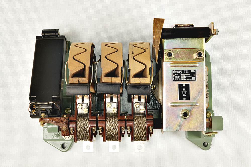 ES-250