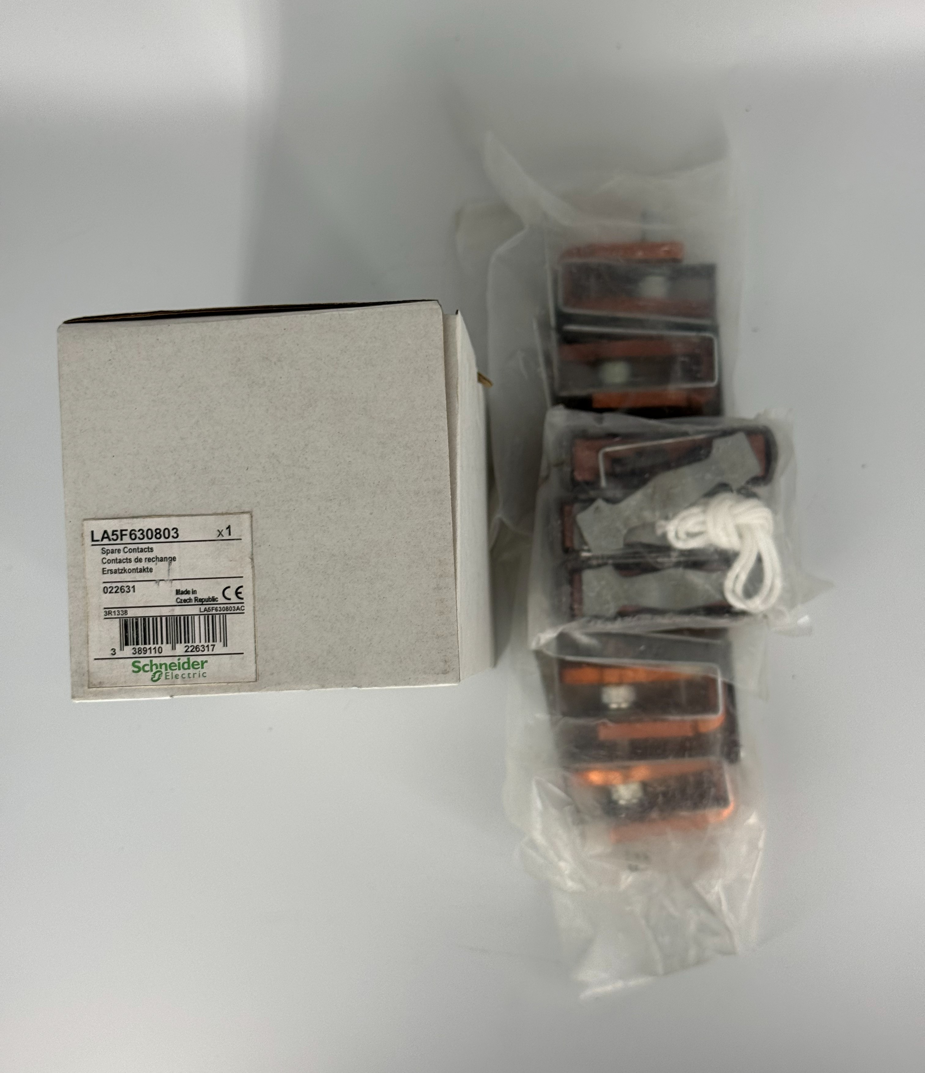 Styki do stycznika Schneider TeSys LA5F630803 (komplet 3P)